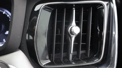 2020 (70) VOLVO V60 2.0 B4P R DESIGN 5dr Auto 3827704