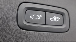2020 (70) VOLVO V60 2.0 B4P R DESIGN 5dr Auto 3827715