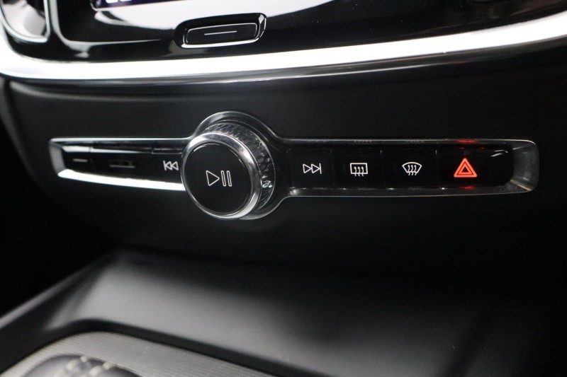 2020 (70) VOLVO V60 2.0 B4P R DESIGN 5dr Auto 3827697