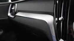 2020 (70) VOLVO V60 2.0 B4P R DESIGN 5dr Auto 3827700