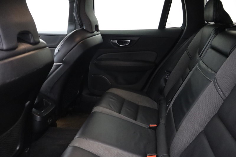 2020 (70) VOLVO V60 2.0 B4P R DESIGN 5dr Auto 3827671
