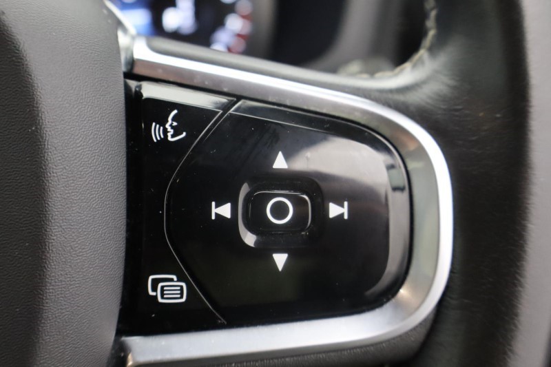 2020 (70) VOLVO V60 2.0 B4P R DESIGN 5dr Auto 3827690