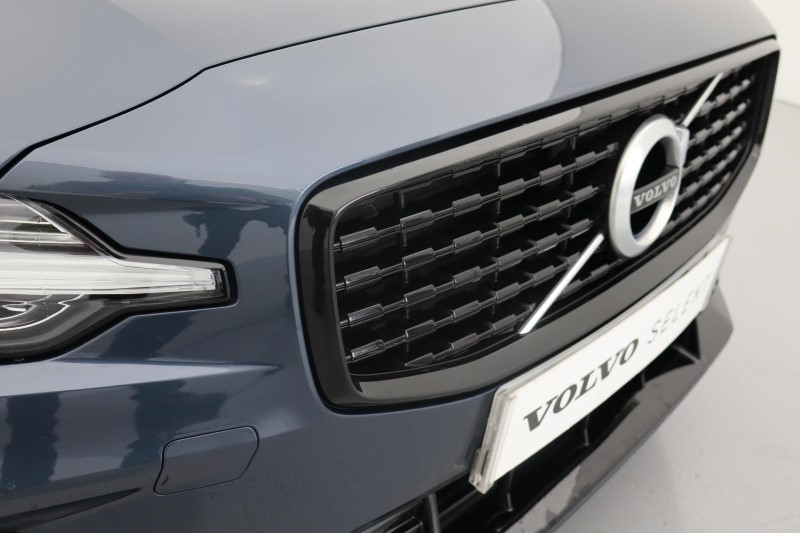 2020 (70) VOLVO V60 2.0 B4P R DESIGN 5dr Auto 3827667