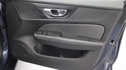 2020 (70) VOLVO V60 2.0 B4P R DESIGN 5dr Auto 3827678