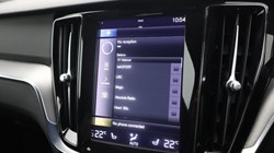 2020 (70) VOLVO V60 2.0 B4P R DESIGN 5dr Auto 3827695