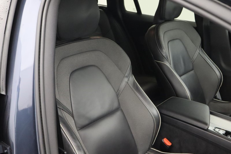 2020 (70) VOLVO V60 2.0 B4P R DESIGN 5dr Auto 3827685