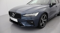 2020 (70) VOLVO V60 2.0 B4P R DESIGN 5dr Auto 3827669