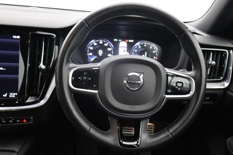 2020 (70) VOLVO V60 2.0 B4P R DESIGN 5dr Auto 3827675