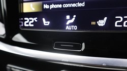 2020 (70) VOLVO V60 2.0 B4P R DESIGN 5dr Auto 3827696