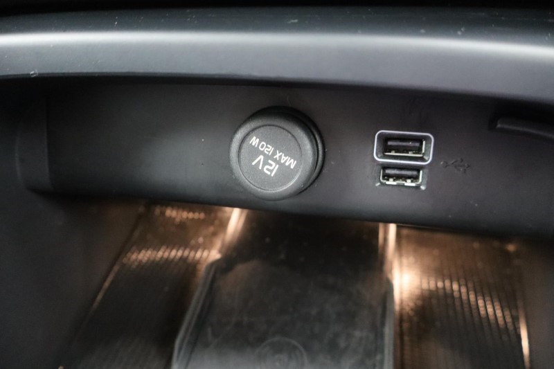 2021 (71) VOLVO XC40 1.5 T4 Recharge PHEV Inscription 5dr Auto 3835993