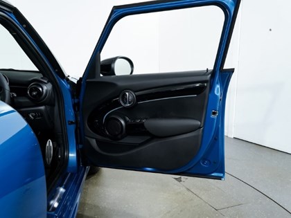 2023 (73) MINI HATCHBACK 1.5 Cooper Sport Premium 5dr Auto
