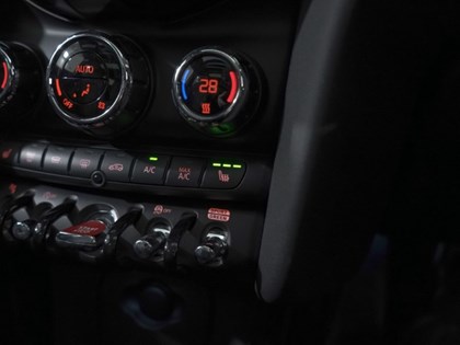 2021 (71) MINI HATCHBACK 2.0 Cooper S Exclusive 5dr [Comfort Plus/Nav Pack]