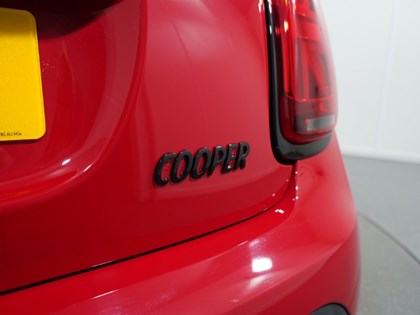 2022 (71) MINI HATCHBACK 1.5 Cooper Sport 3dr [Comfort Plus/Nav Pack]