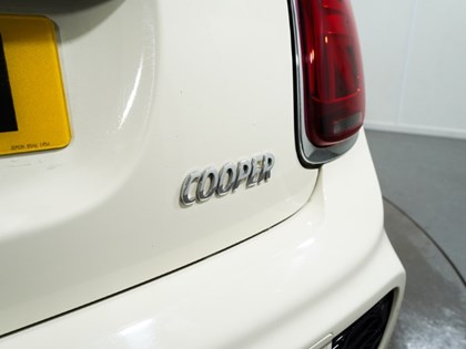 2021 (70) MINI HATCHBACK 1.5 Cooper Sport II 5dr [Comfort/Nav Pack]