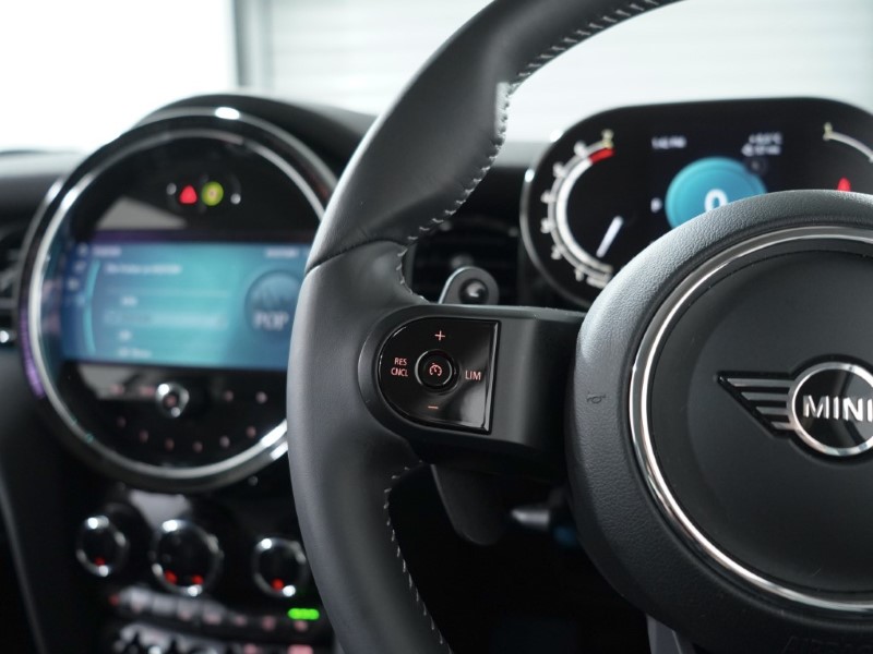 2023 (73) MINI HATCHBACK 2.0 Cooper S Classic Premium 3dr Auto 2994943