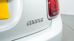 2018 (68) MINI CONVERTIBLE 1.5 Cooper II 2dr Auto [Chili/Nav PLUS Pack] 2997046