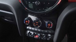 2022 (71) MINI HATCHBACK 1.5 Cooper Sport 5dr Auto [Comfort/Nav Pack] 2994420