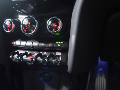 2022 (22) MINI HATCHBACK 2.0 Cooper S Sport 5dr Auto [Comfort Pack]