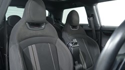 2019 (68) MINI HATCHBACK 2.0 Cooper S Sport II 3dr Auto [Comfort Plus/Nav Pack] 3046243