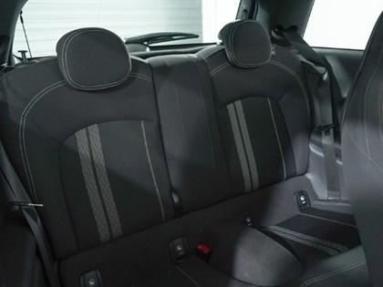 2019 (68) MINI HATCHBACK 2.0 Cooper S Sport II 3dr Auto [Comfort Plus/Nav Pack]