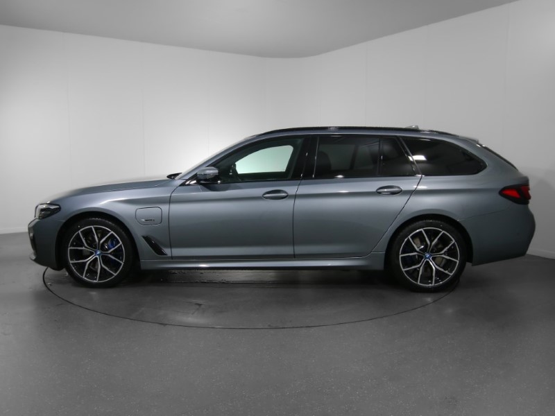 2024 (24) BMW 5 SERIES 530e xDrive M Sport 5dr Auto 3270866