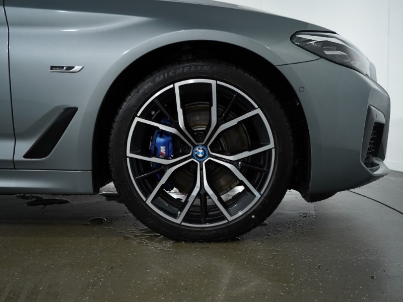 2024 (24) BMW 5 SERIES 530e xDrive M Sport 5dr Auto 3270881