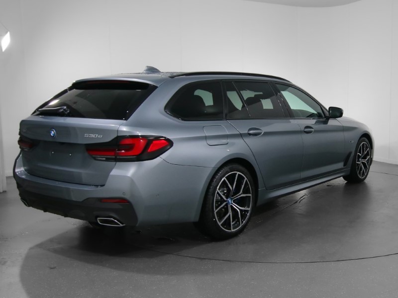2024 (24) BMW 5 SERIES 530e xDrive M Sport 5dr Auto 3270869