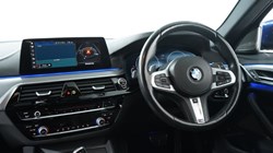 2019 (19) BMW 5 SERIES 520d M Sport 5dr Auto 3059582