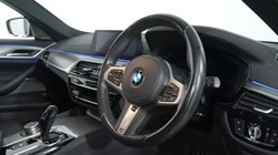 2019 (19) BMW 5 SERIES 520d M Sport 5dr Auto 3059557