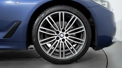 2019 (19) BMW 5 SERIES 520d M Sport 5dr Auto 3059570