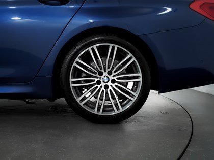 2019 (19) BMW 5 SERIES 520d M Sport 5dr Auto