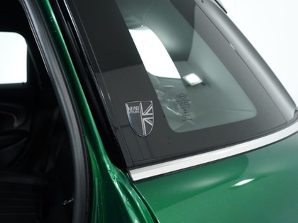 2022 (22) MINI HATCHBACK 1.5 Cooper Exclusive 5dr Auto [Comfort Plus Pack]