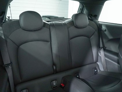 2022 (22) MINI HATCHBACK 1.5 Cooper Sport 3dr Auto [Comfort/Nav Plus Pack]