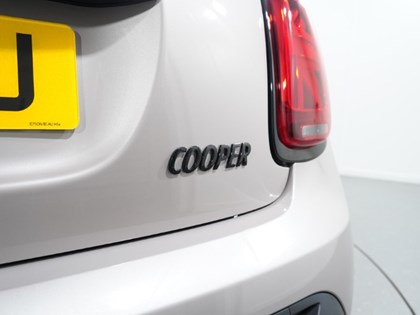 2023 (23) MINI HATCHBACK 1.5 Cooper Sport Premium 3dr Auto