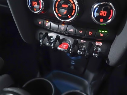 2024 (73) MINI HATCHBACK 1.5 Cooper Sport Premium 5dr Auto