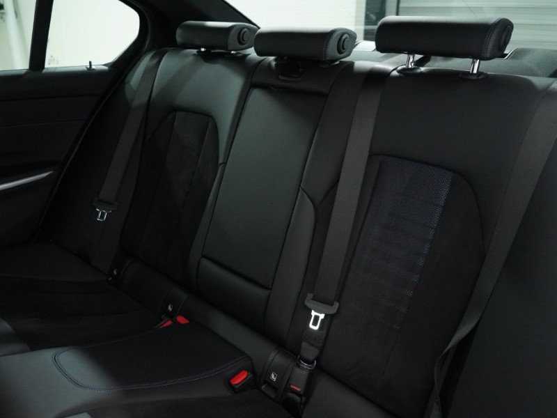 2024 (73) BMW 3 SERIES 320i M Sport 4dr Step Auto 4894661