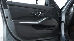 2024 (73) BMW 3 SERIES 330e M Sport 4dr Step Auto 3407692