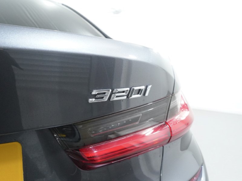 2021 (21) BMW 3 SERIES 320i M Sport 4dr Step Auto 3448496