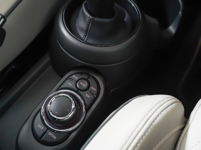 2021 (71) MINI HATCHBACK 2.0 Cooper S Exclusive 3dr [Comfort Plus/Nav Pack] 3473422