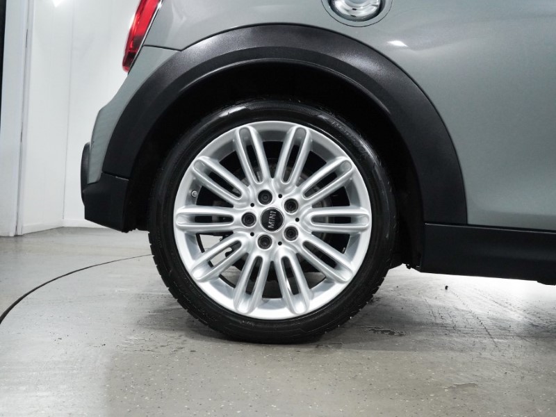 2021 (71) MINI HATCHBACK 2.0 Cooper S Exclusive 3dr [Comfort Plus/Nav Pack] 3473401