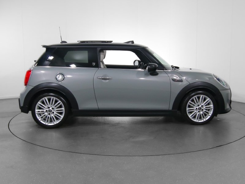2021 (71) MINI HATCHBACK 2.0 Cooper S Exclusive 3dr [Comfort Plus/Nav Pack] 3473438