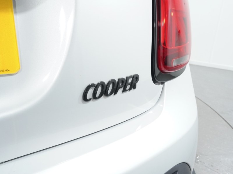 2021 (71) MINI HATCHBACK 1.5 Cooper Sport 3dr Auto 3478713