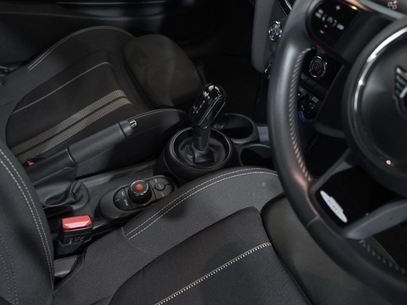 2021 (71) MINI HATCHBACK 1.5 Cooper Sport 3dr Auto 3478716