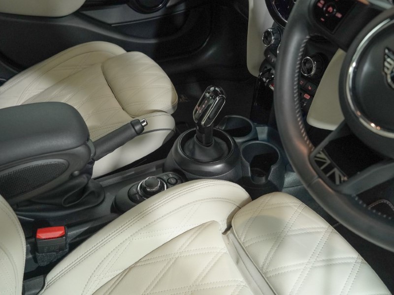 2023 (23) MINI HATCHBACK 1.5 Cooper Exclusive 5dr 3474406