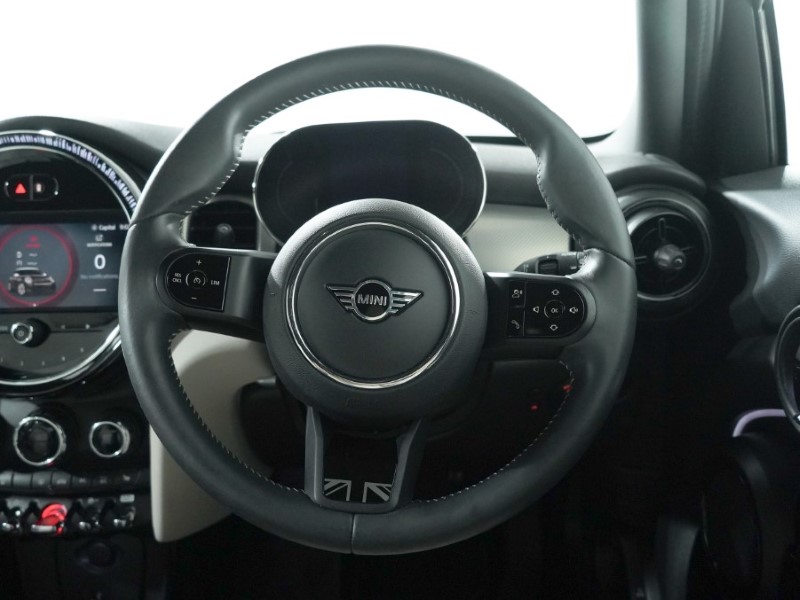 2023 (23) MINI HATCHBACK 1.5 Cooper Exclusive 5dr 3474423