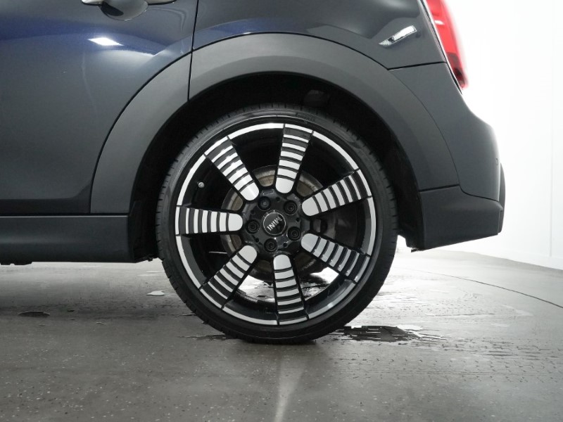 2023 (23) MINI HATCHBACK 1.5 Cooper Exclusive 5dr 3474414