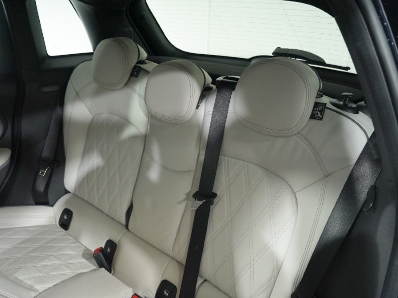 2023 (23) MINI HATCHBACK 1.5 Cooper Exclusive 5dr 3474417