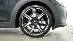 2023 (23) MINI HATCHBACK 1.5 Cooper Exclusive 5dr 3474404