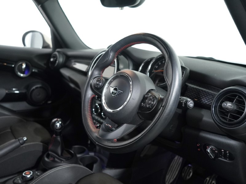 2019 (19) MINI HATCHBACK 2.0 Cooper S Sport II 5dr 3499852