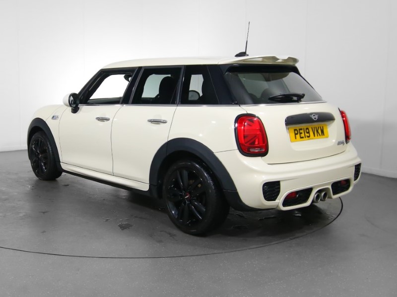 2019 (19) MINI HATCHBACK 2.0 Cooper S Sport II 5dr 3499890